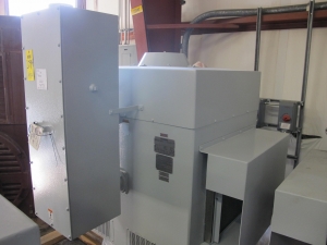 MOTOR, ELECTRIC TYPE, 400 HORSEPOWER, 4.16KV 3 PHASE, 900 RPM, 588 FRAME, 0.4KW, 480VAC SPACE HEATER. SO23-405-03C WILL INCLUDE: STATOR RTD'S, 100 OHM PLATINUM, W/LARGE AUX CONDUIT BOX WHICH WILL HOUSE STATOR RTD'S, BEARING THERMOCOUPLES, AND HEATER TERMINATIONS. TO BE SEISMICALLY QUALIFIED. PART # 8-5117-90227-4 (W-50) LOADING & HANDLING FEE $500-